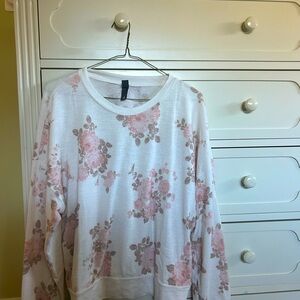 Beautifully soft muted floral sweater/shirt.